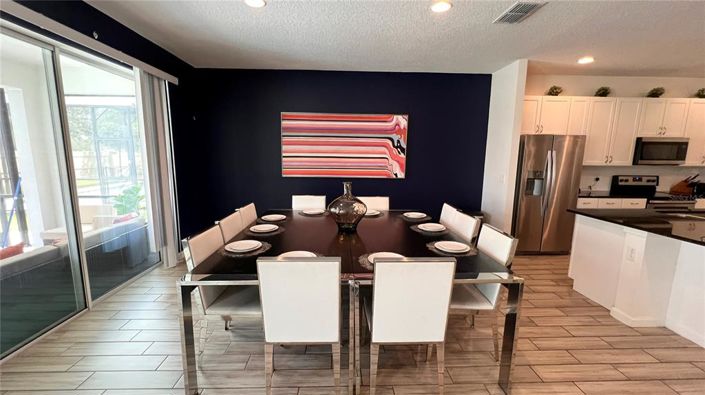 Image No.17-10 Bed Property for sale