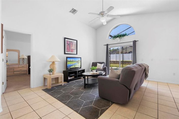 Image No.14-3 Bed Property for sale