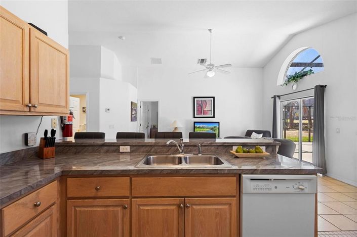 Image No.17-3 Bed Property for sale