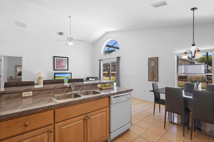 Image No.25-3 Bed Property for sale