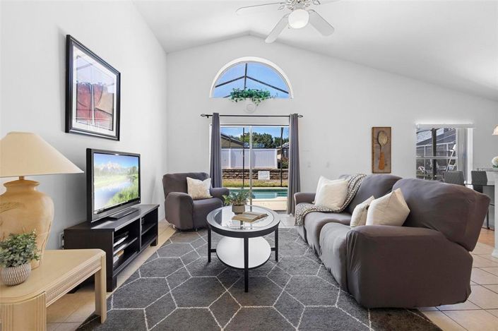 Image No.27-3 Bed Property for sale