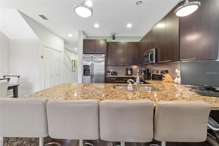 Image No.21-3 Bed Townhouse for sale