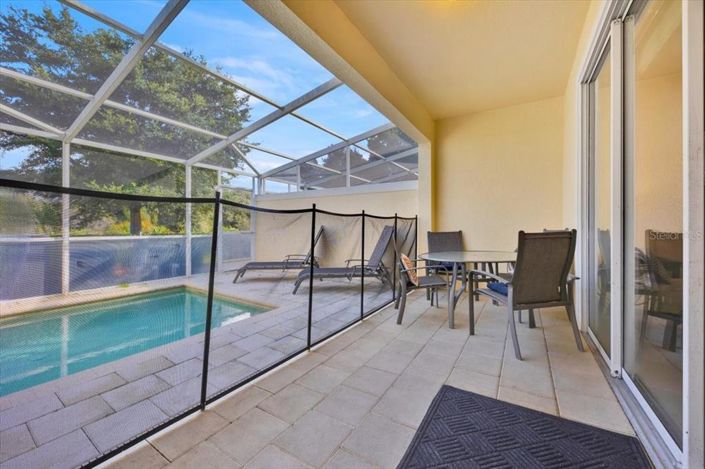 Image No.26-3 Bed Townhouse for sale