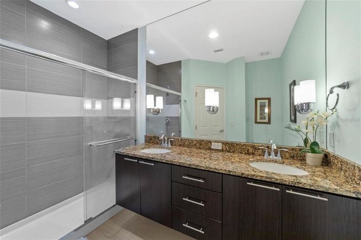 Image No.9-3 Bed Townhouse for sale