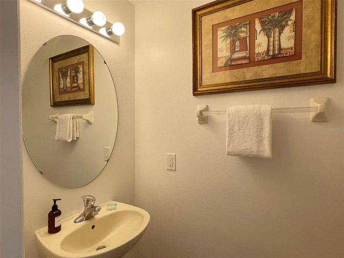 Image No.33-6 Bed Property for sale