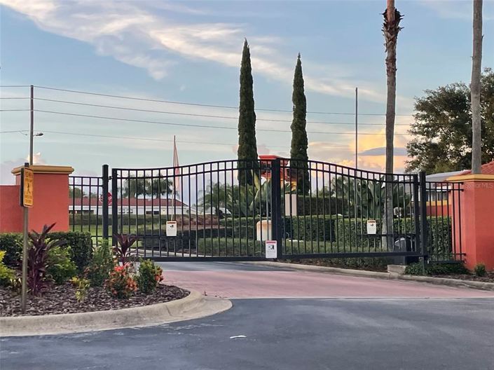 Image No.50-6 Bed Property for sale