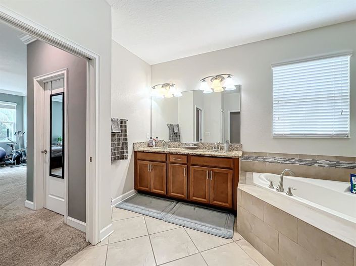 Image No.36-4 Bed Property for sale