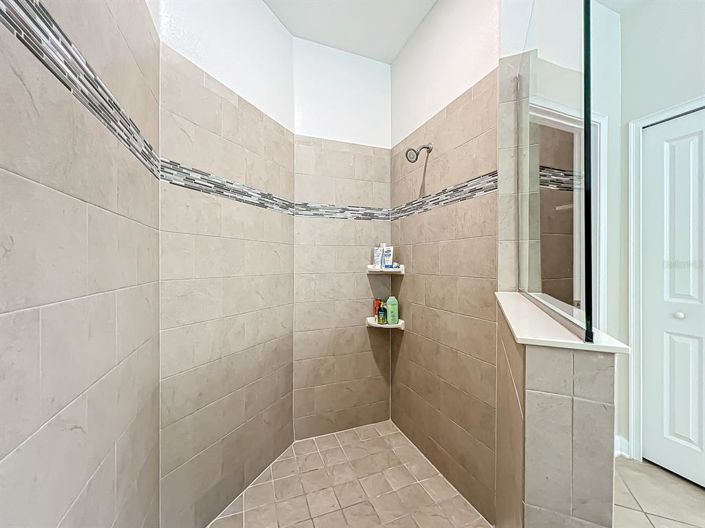 Image No.38-4 Bed Property for sale