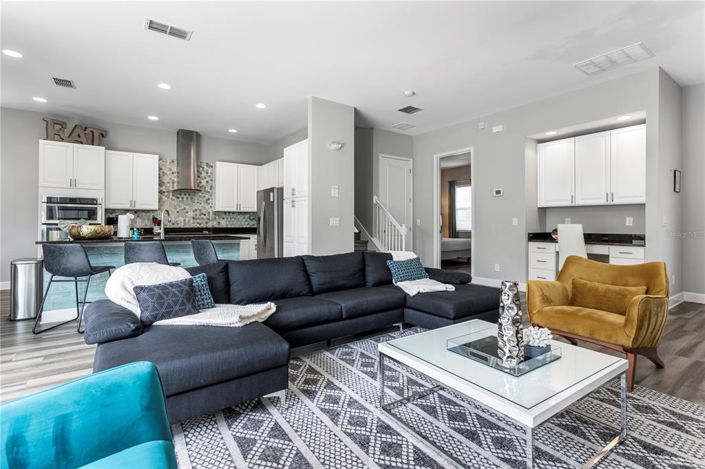 Image No.11-5 Bed Property for sale