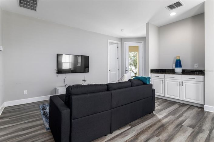 Image No.28-5 Bed Property for sale