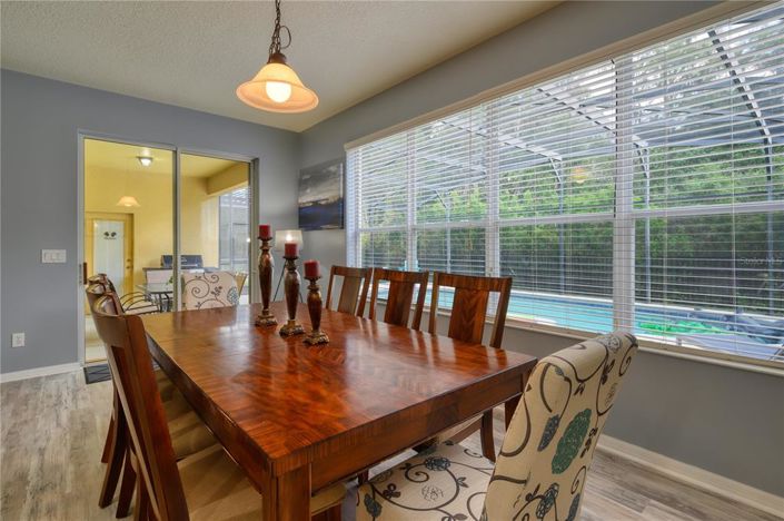 Image No.19-6 Bed Property for sale