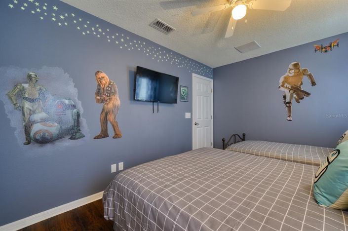 Image No.44-6 Bed Property for sale