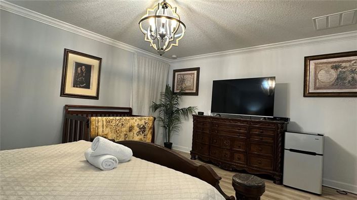 Image No.26-6 Bed Property for sale