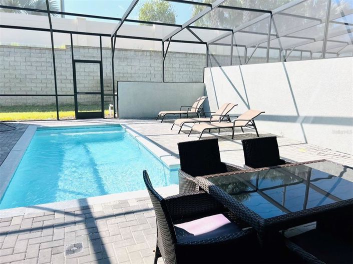 Image No.28-5 Bed Townhouse for sale