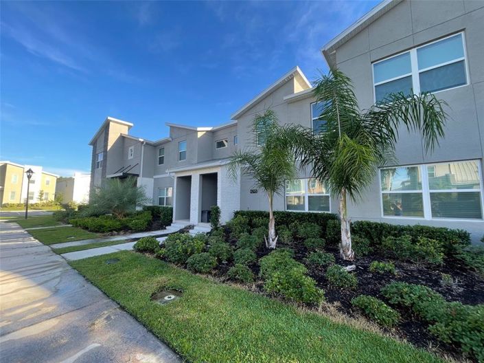 Image No.1-4 Bed Townhouse for sale