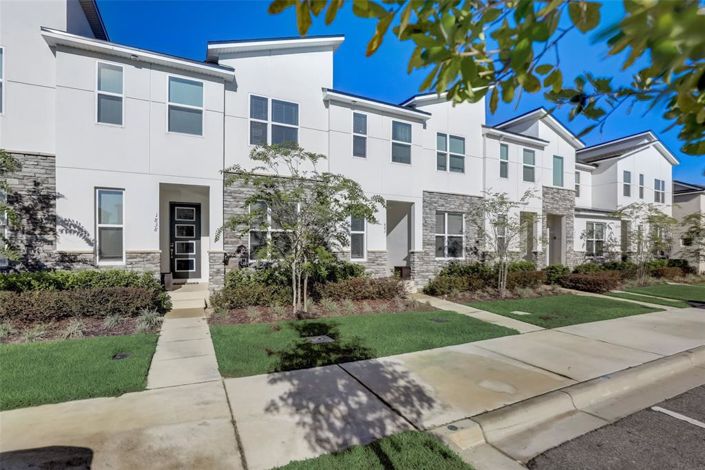 Image No.2-5 Bed Townhouse for sale