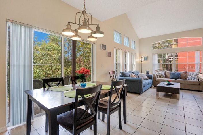 Image No.12-4 Bed Townhouse for sale