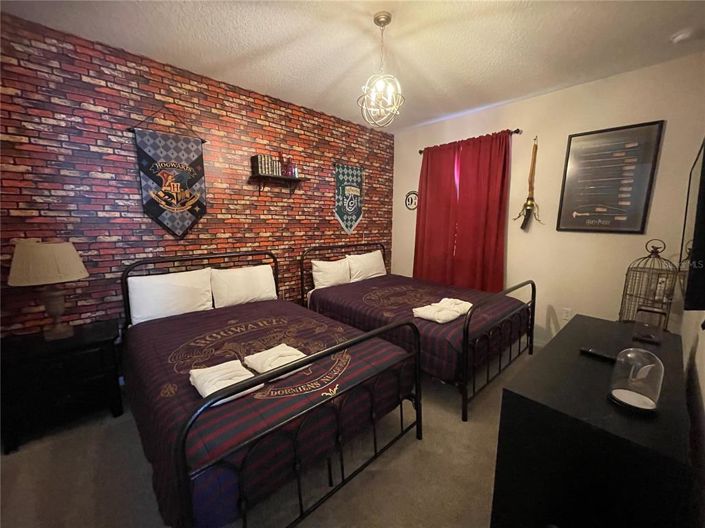 Image No.17-9 Bed Property for sale