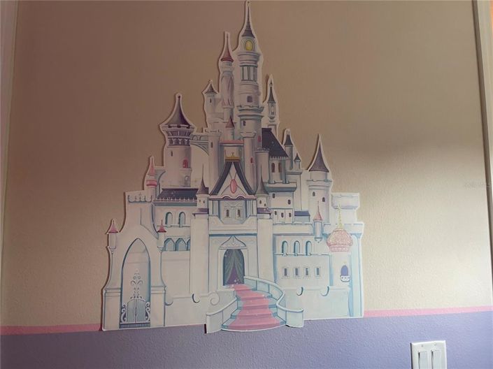 Image No.25-9 Bed Property for sale