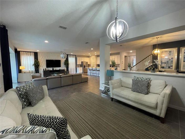 Image No.9-9 Bed Property for sale