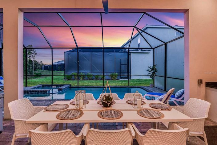 Image No.32-6 Bed Property for sale