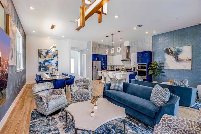 Image No.4-6 Bed Property for sale