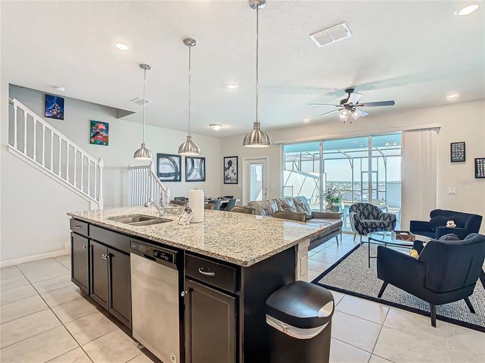 Image No.19-5 Bed Townhouse for sale