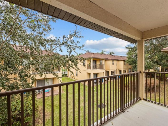 Image No.20-4 Bed Townhouse for sale