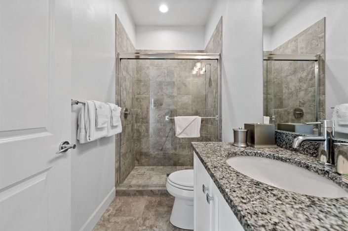 Image No.20-7 Bed Property for sale