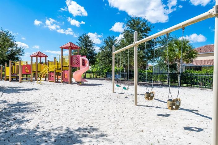 Image No.70-5 Bed Property for sale