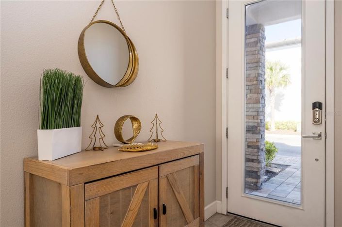 Image No.4-4 Bed Property for sale