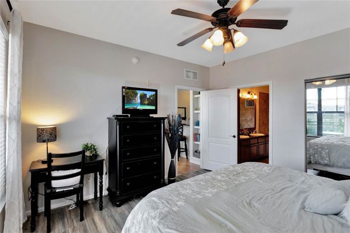 Image No.21-3 Bed Property for sale