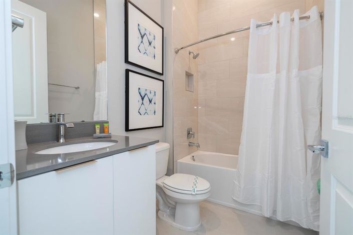 Image No.11-5 Bed Property for sale