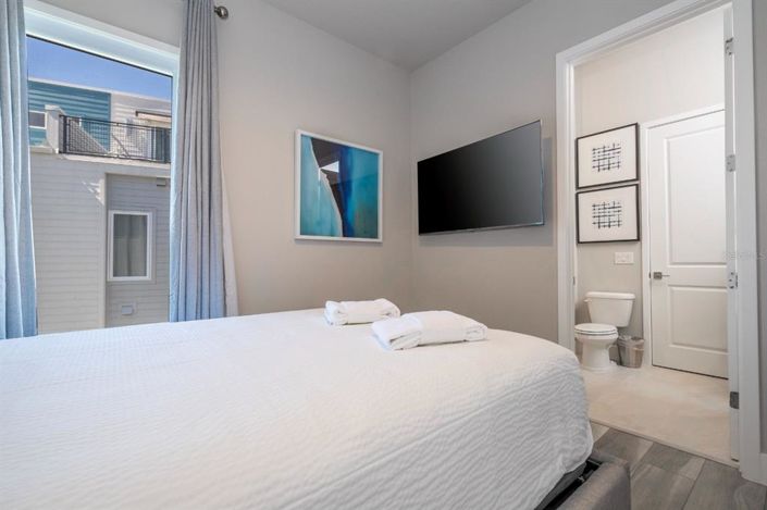 Image No.45-5 Bed Property for sale