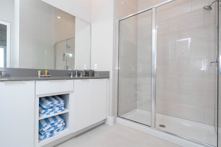 Image No.63-5 Bed Property for sale