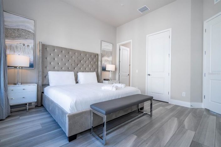 Image No.64-5 Bed Property for sale