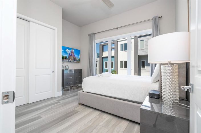 Image No.69-5 Bed Property for sale