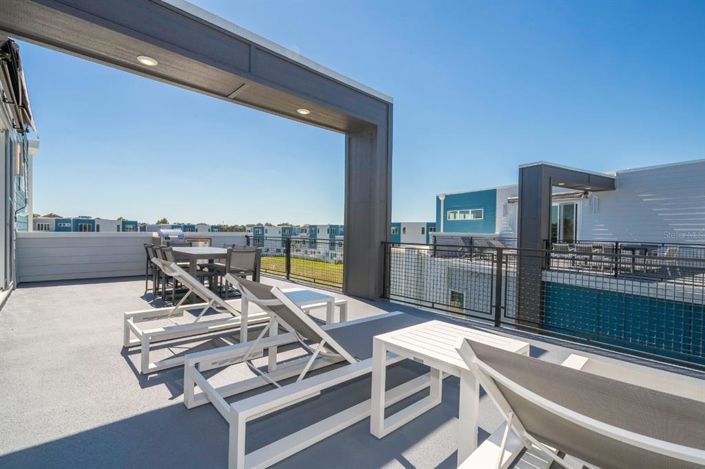 Image No.77-5 Bed Property for sale