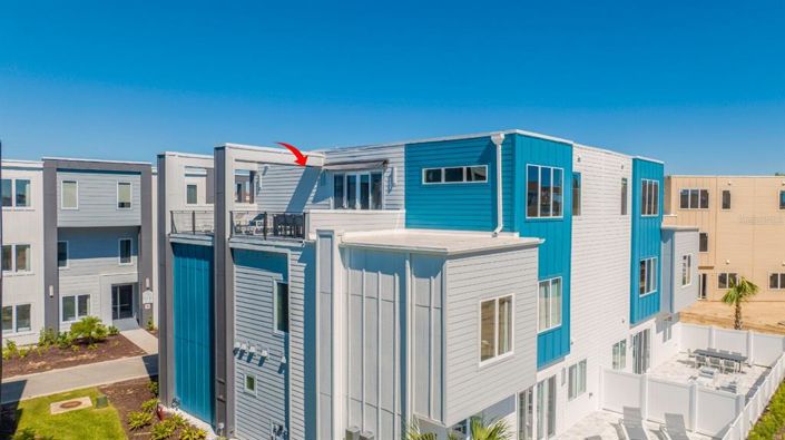 Image No.94-5 Bed Property for sale