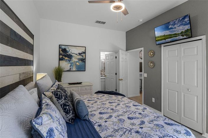 Image No.13-3 Bed Property for sale