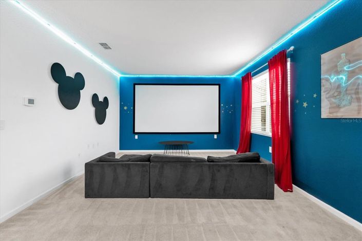 Image No.18-6 Bed Property for sale