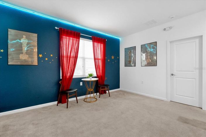 Image No.22-6 Bed Property for sale