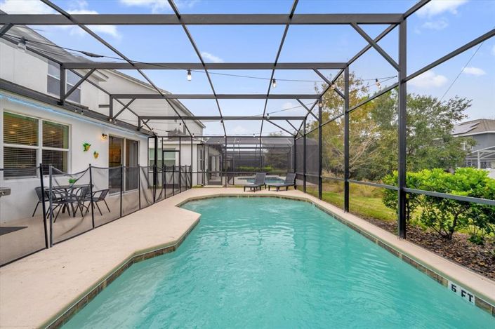 Image No.49-6 Bed Property for sale