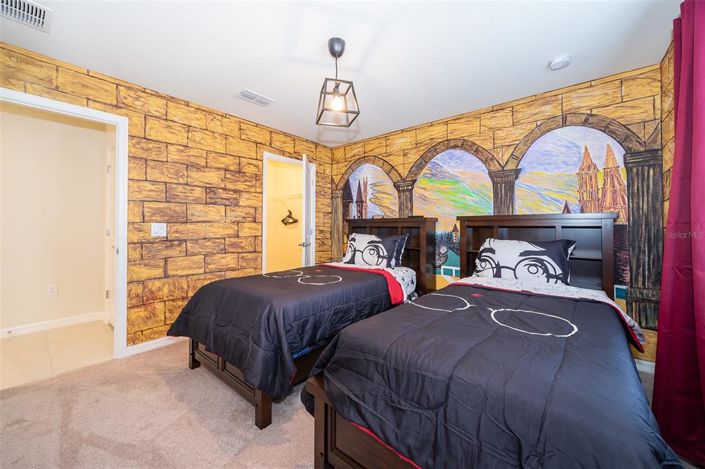 Image No.4-6 Bed Property for sale