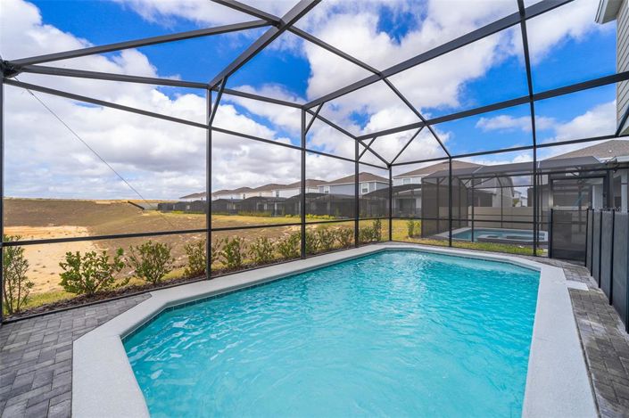 Image No.6-6 Bed Property for sale