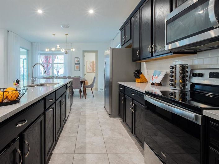 Image No.14-6 Bed Property for sale