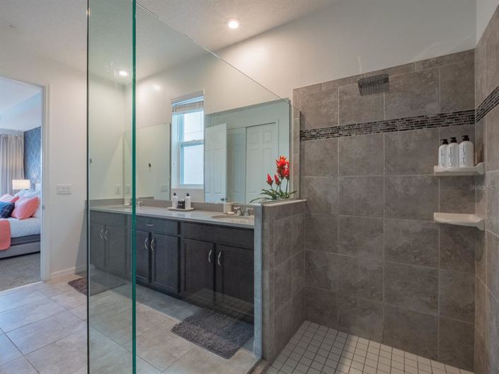 Image No.49-6 Bed Property for sale