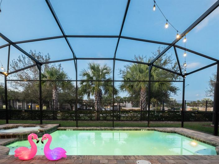 Image No.8-6 Bed Property for sale