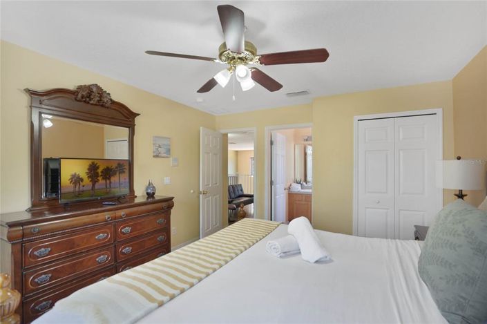 Image No.26-6 Bed Property for sale