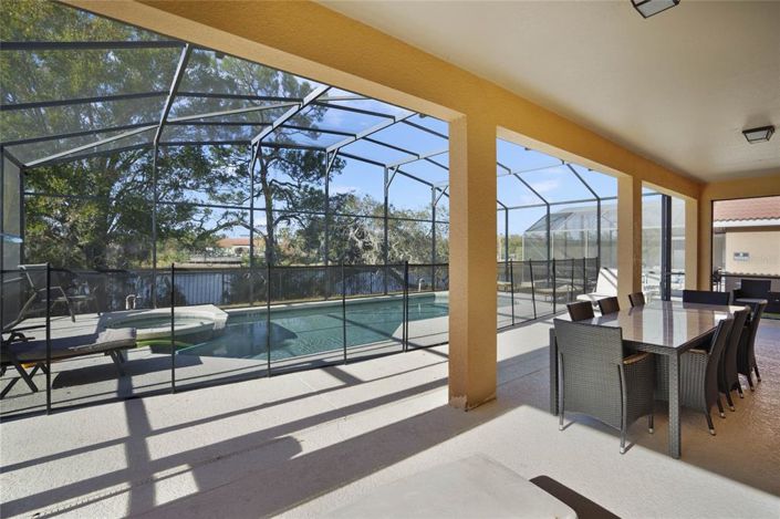 Image No.35-6 Bed Property for sale